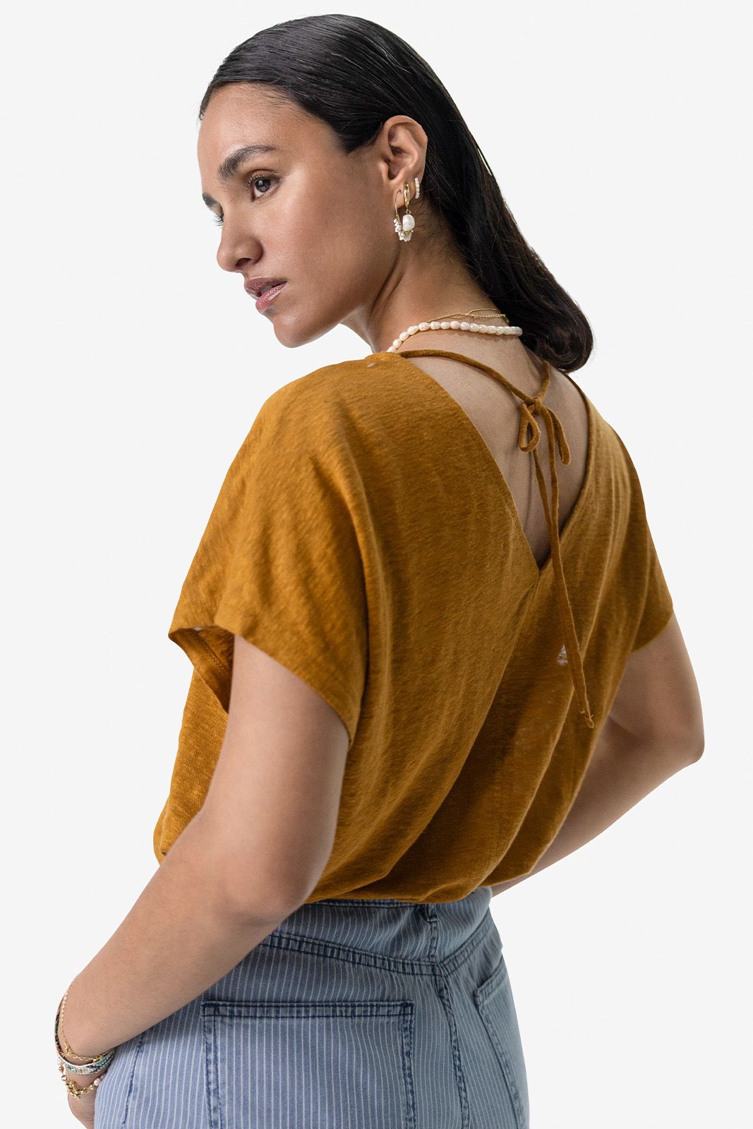 Goudbruin T-shirt met V-hals