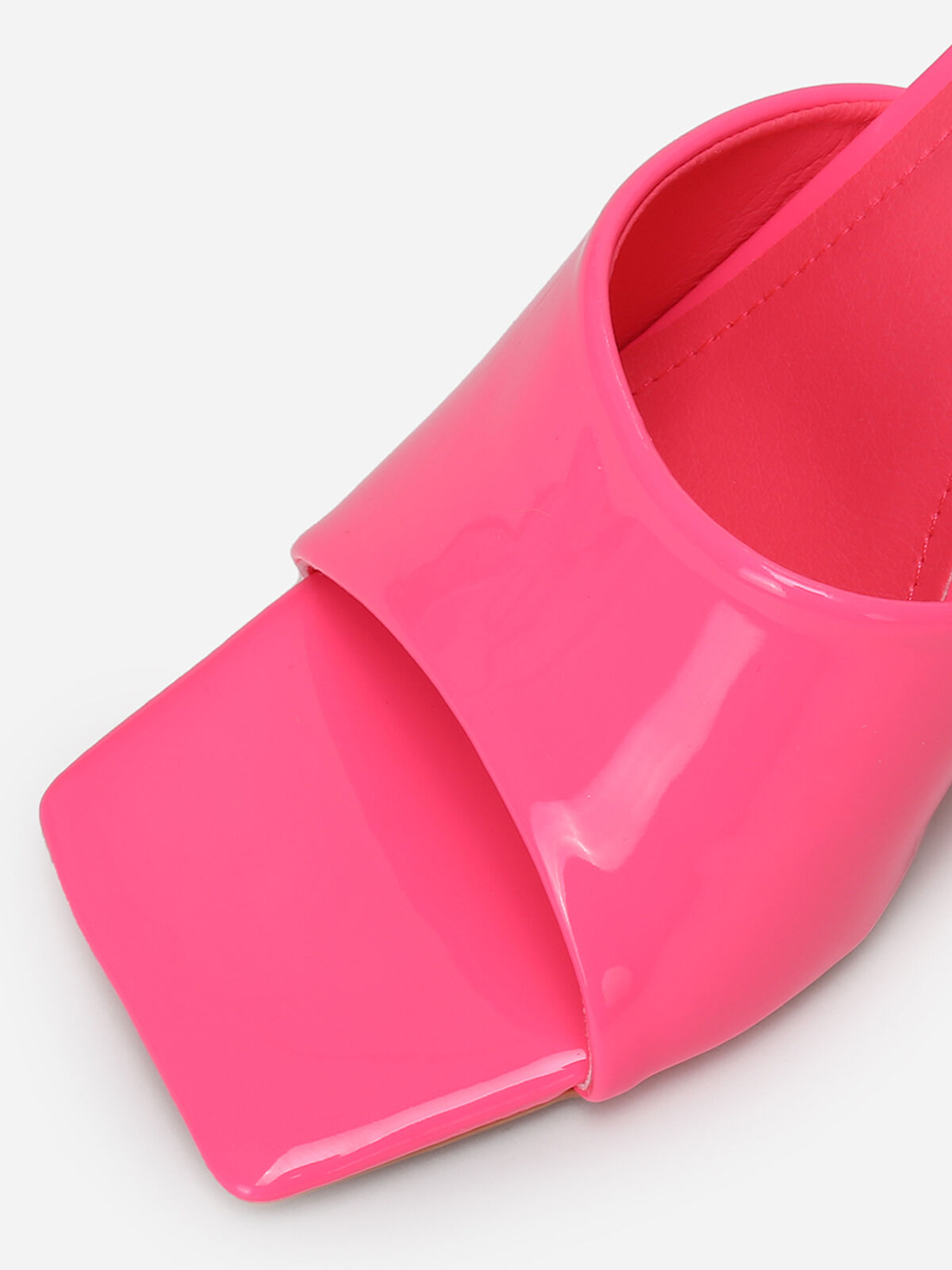 Mules vernies fluo à talon en triangle- Fuchsia
