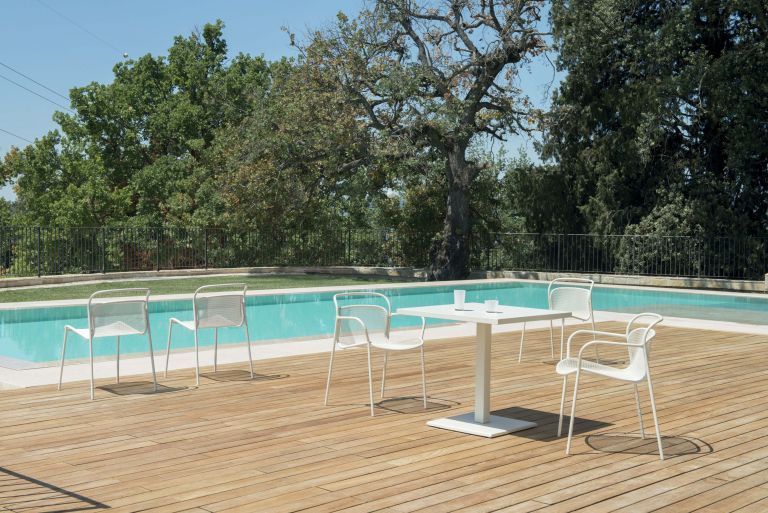 Emu Round tuintafel vierkant antraciet 80x80