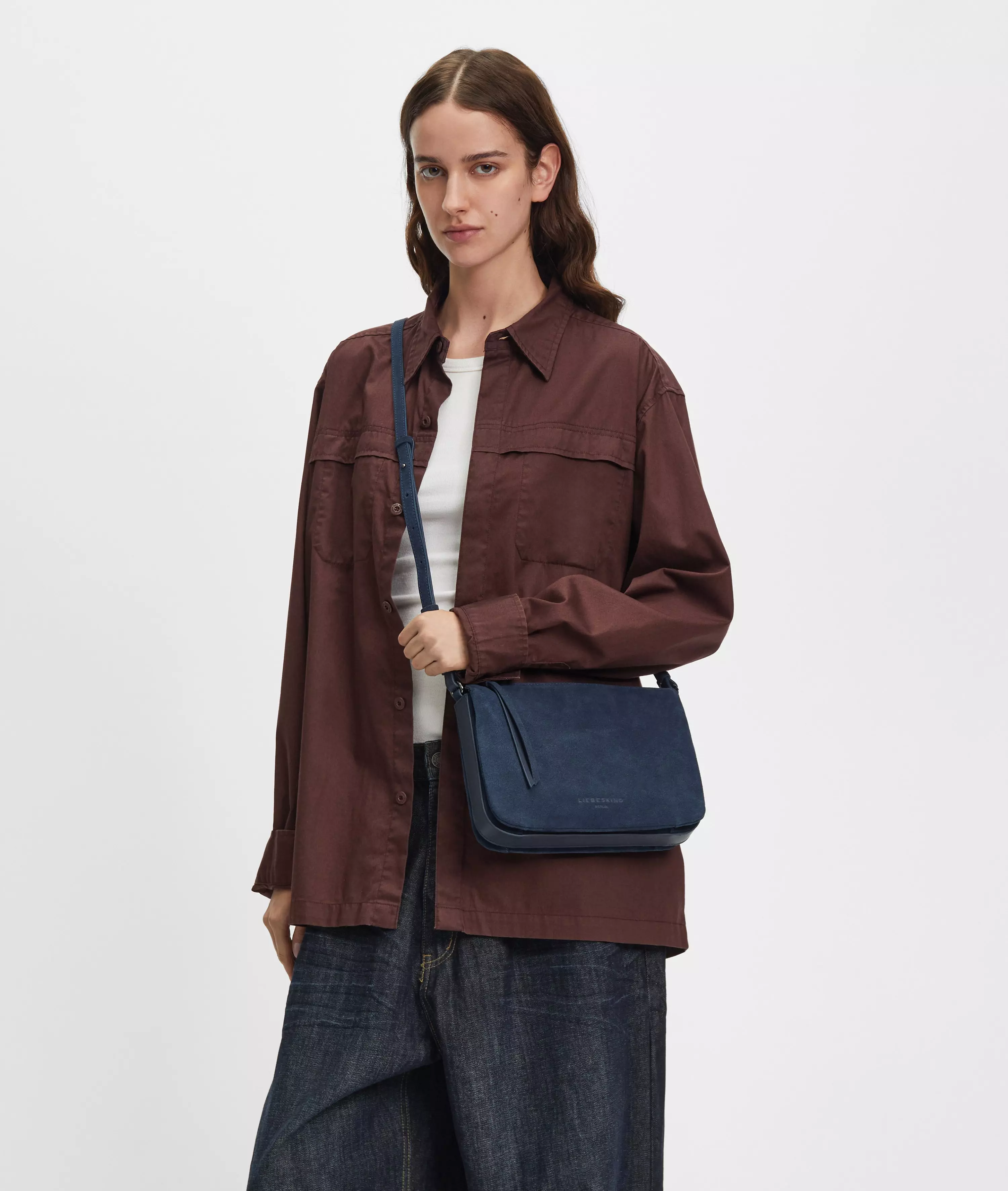 Crossbody Spacious shoulder bag made from soft suede