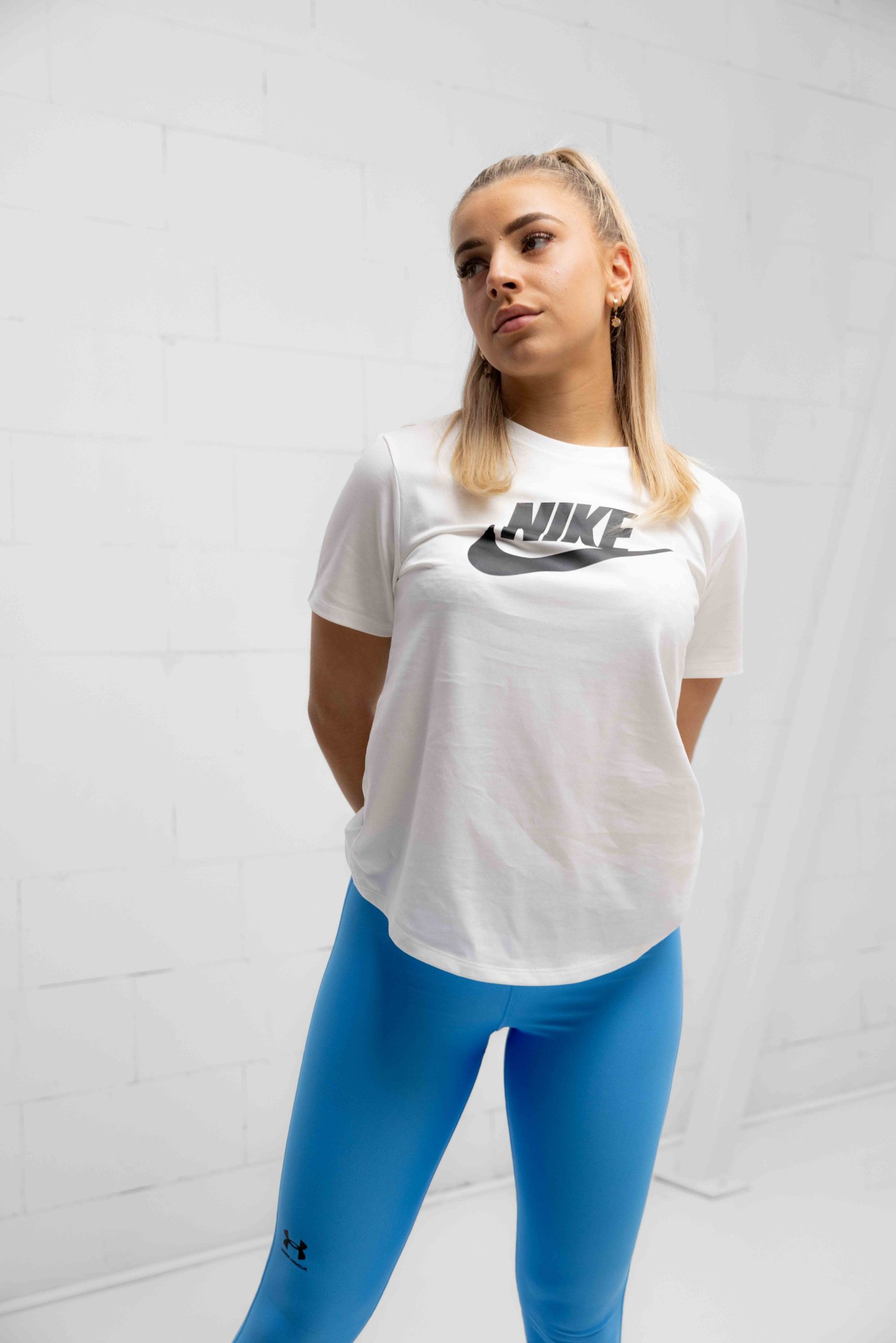 Nike NSW Essential T-Shirt Dames Wit