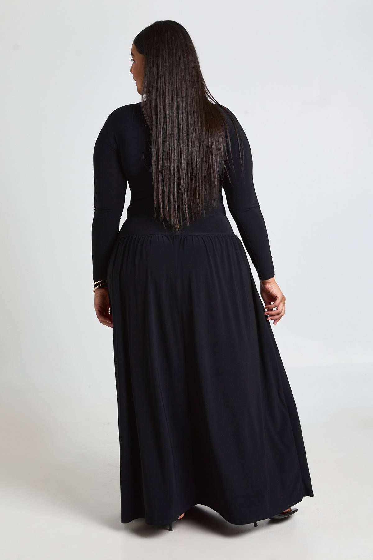 boohoo Robe Maxi Grande Taille À Manches Longues Et Fronces Souples
