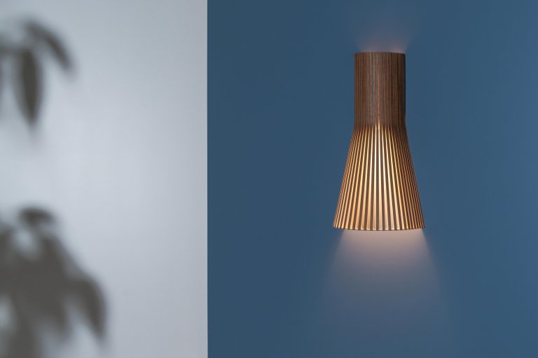 Secto Design Secto 4231 wandlamp met wandbevestiging zwart