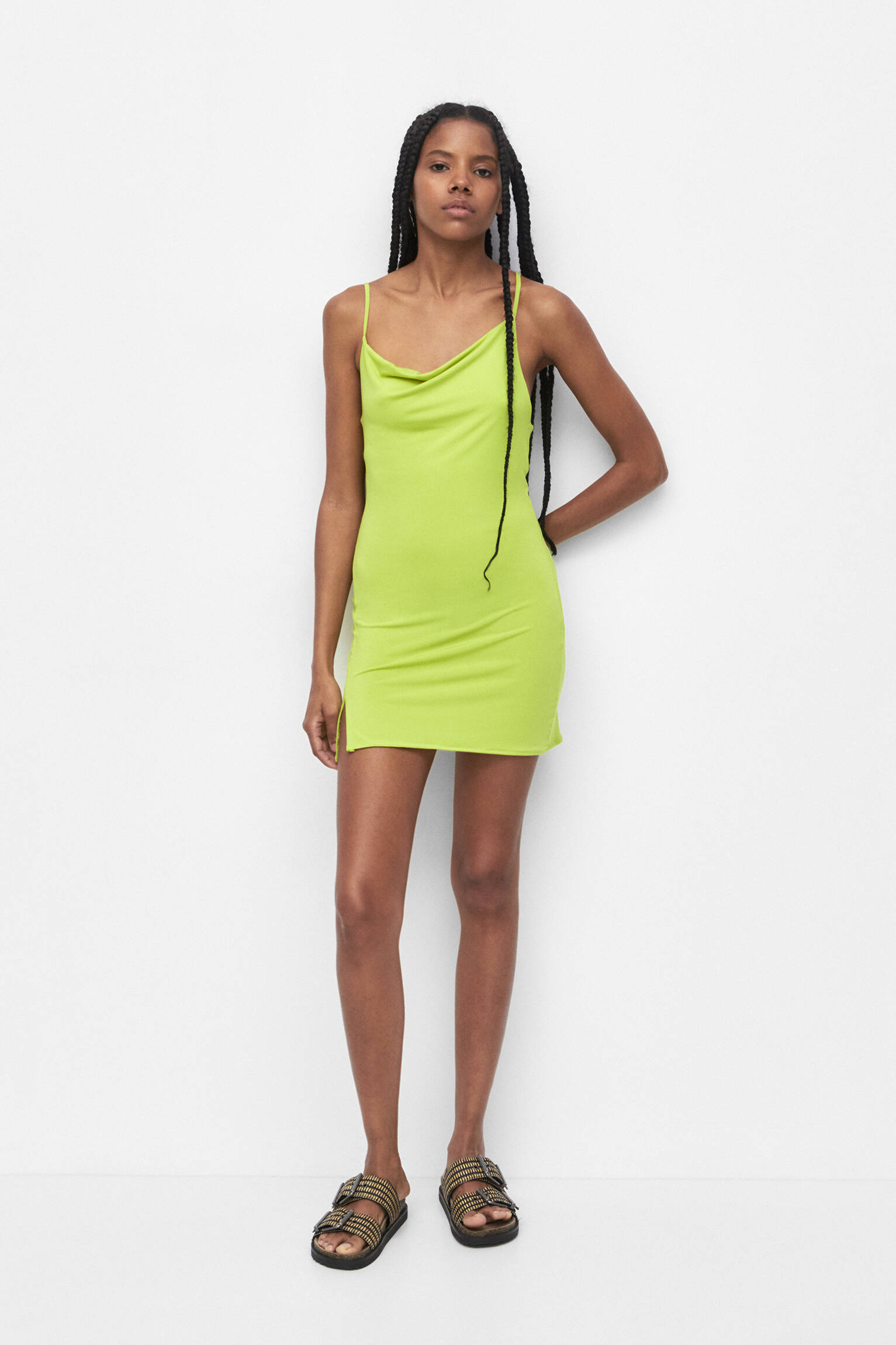 VESTIDO CURTO COM DETALHE NAS COSTAS - LIMA