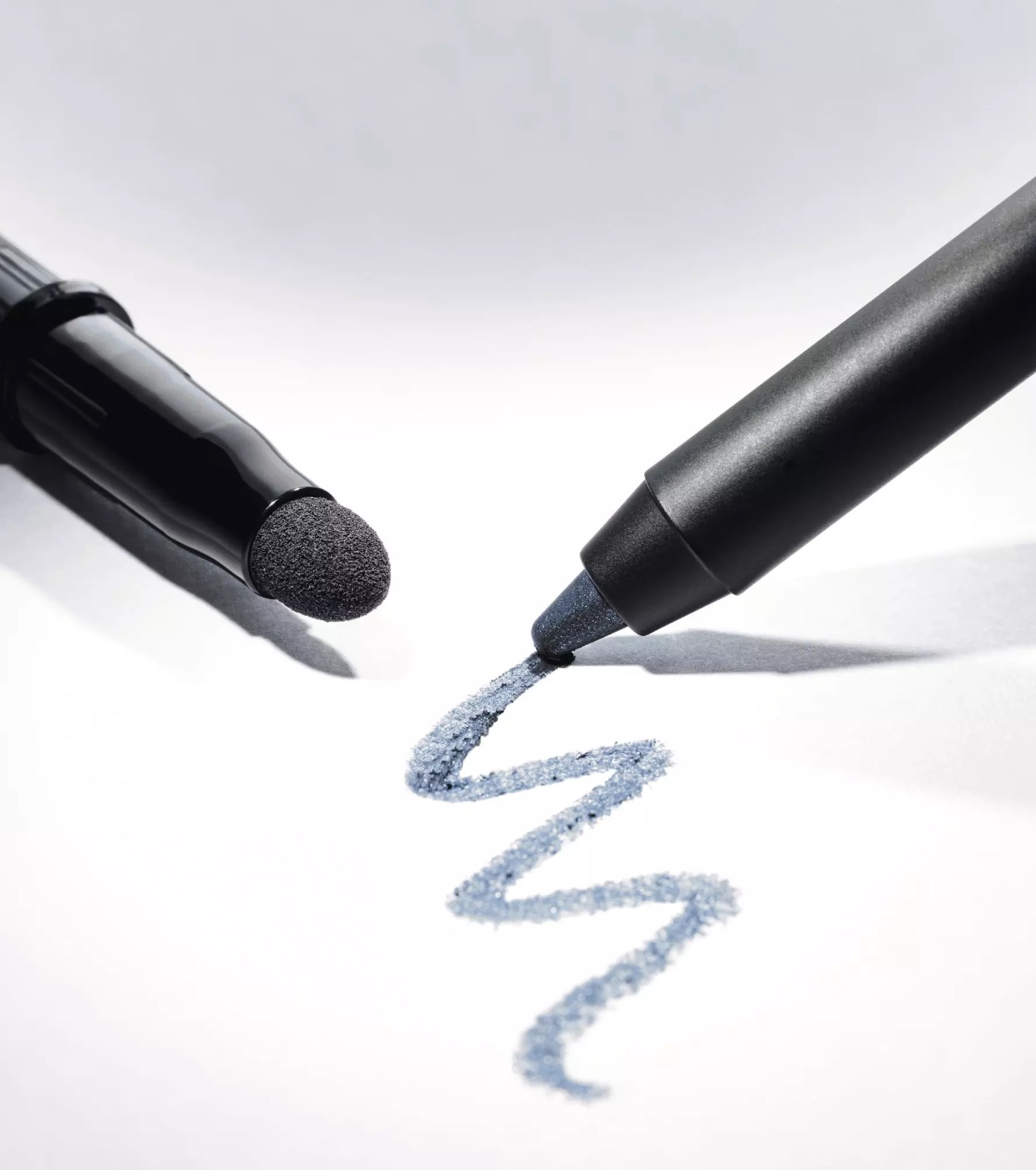 Catrice - Delineador Jewel Glide Effect - 030: Midnight Sapphire