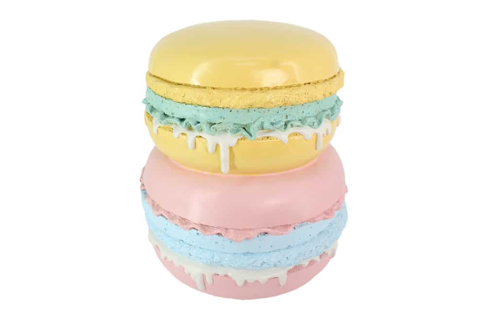 Außergewöhnlicher Beistelltisch MACARONS 50cm gelb rosa Fiberglas rund handmade