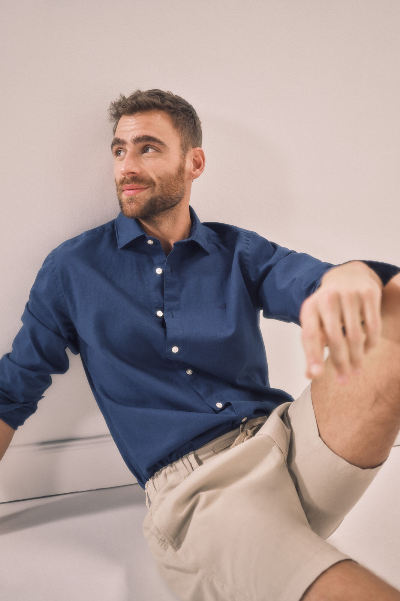 Camisa de linho slim de manga comprida - Azul escuro
