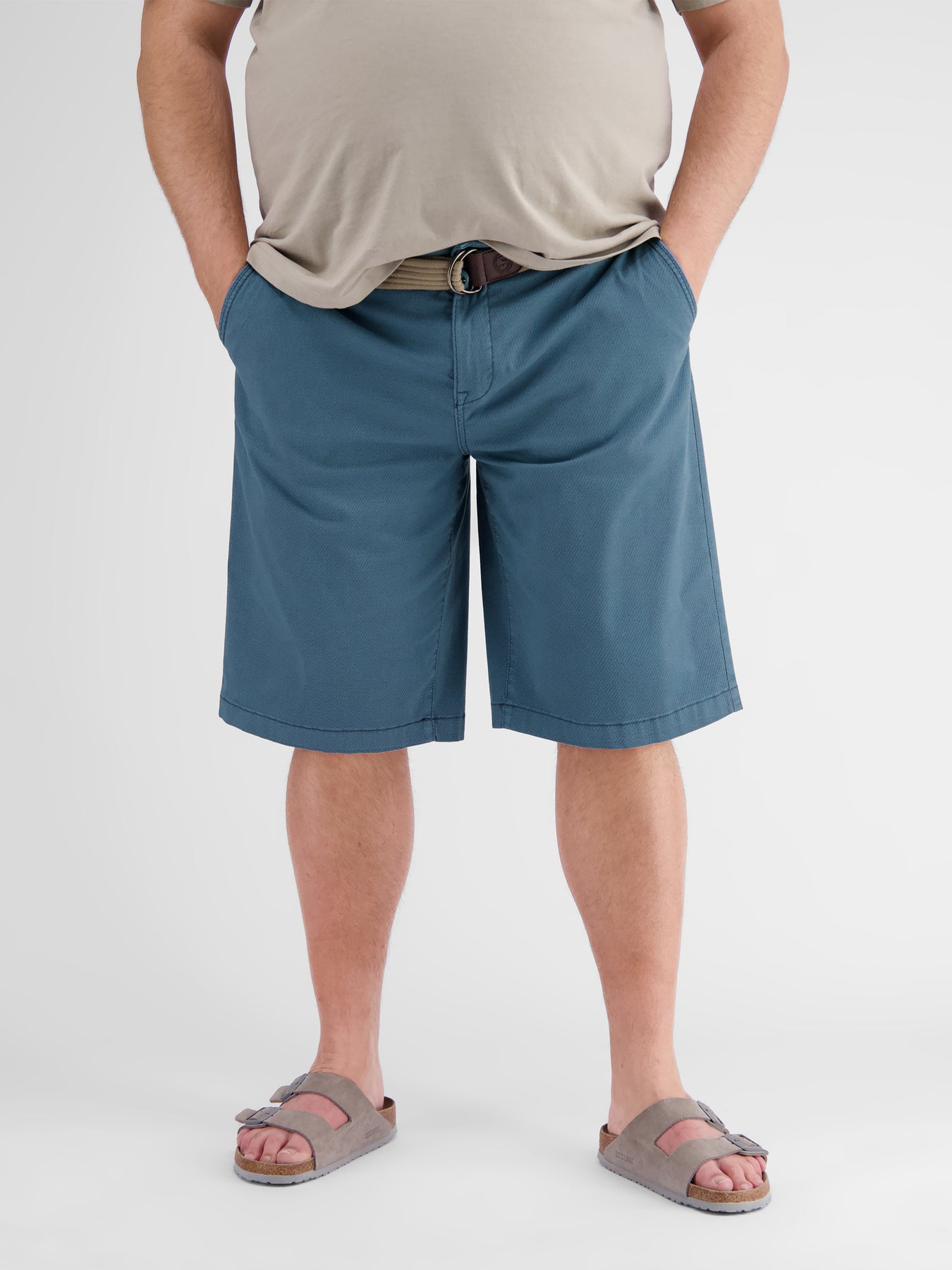 Chino-Bermuda mit Gürtel, in Großen Größen