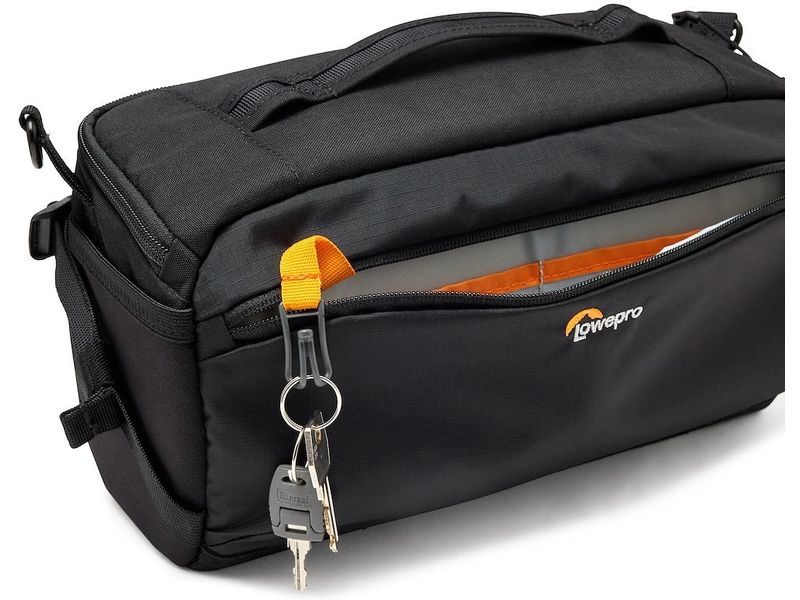 Lowepro Kamera-Tasche ProTactic Lite SLX 120 AW III Robuste, kompakte Umhänge-/Schultertasche für spiegellose Vollformatkamera mit 70-200 mm F/2.8 Objektiv