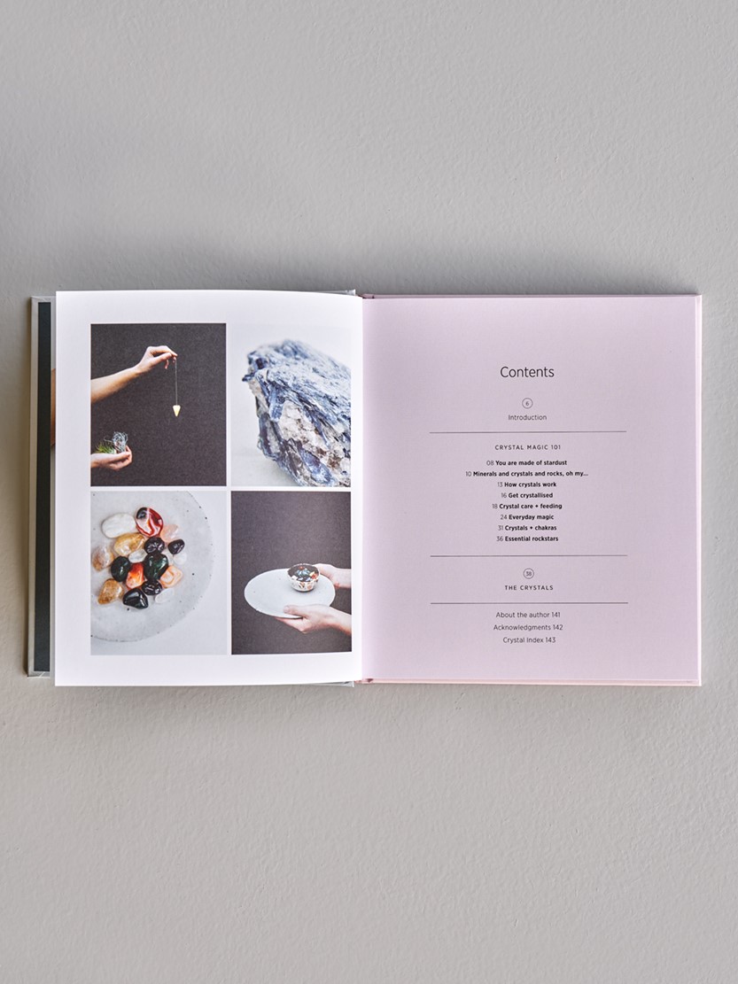 Crystals | Hardcover. 17 x 1,9 x 19 cm. Engelsk. 143 sider. | White | New Mags