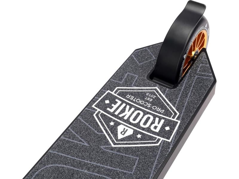 Motion Motion Freestyle Scooter Rookie Pro Schwarz/Gold Leichter und stabiler Freestyle-Scooter für Anfänger