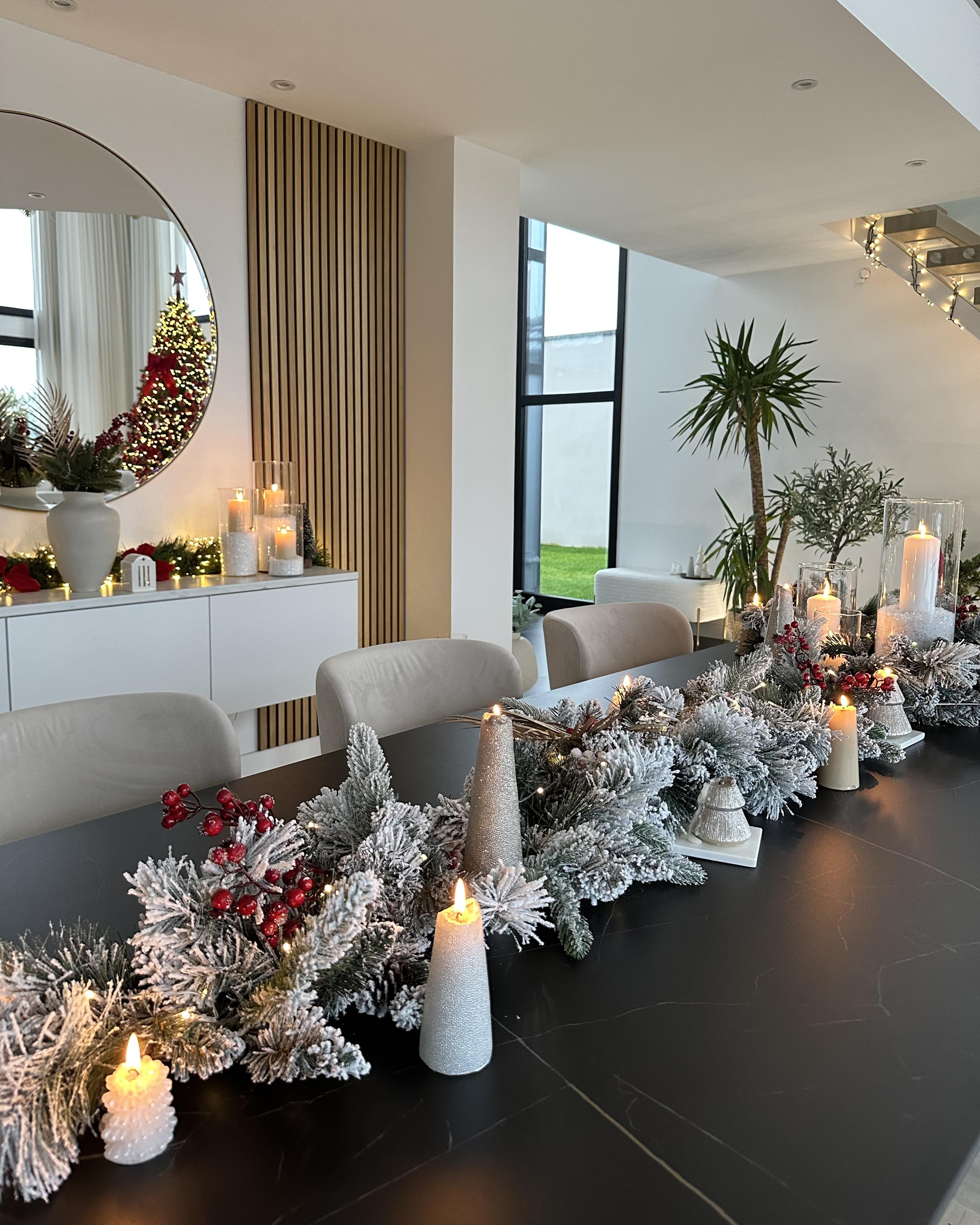 Besneeuwde kerstguirlande LED WHITEHORN 270 cm Wit
