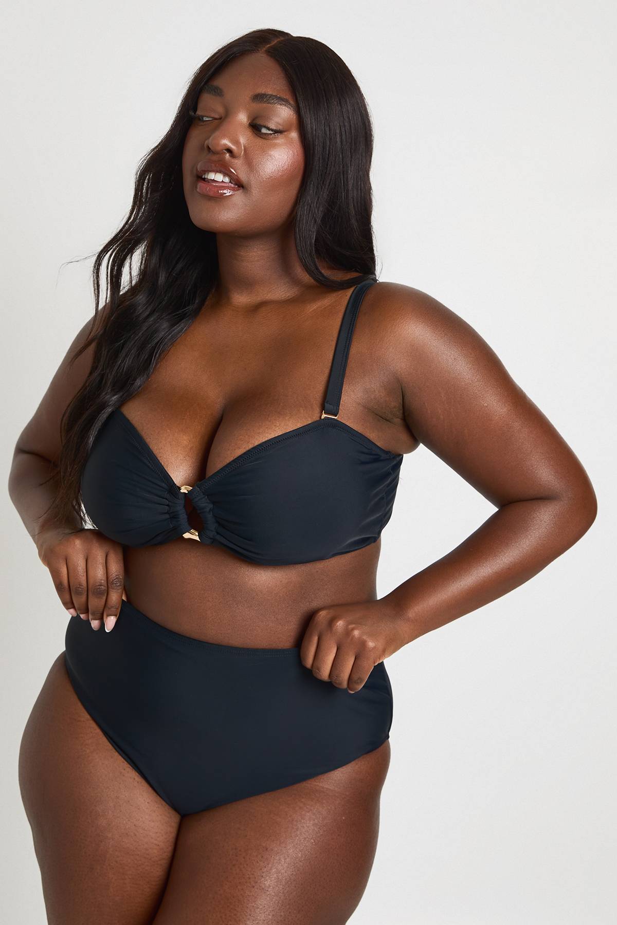 boohoo Haut De Bikini Bandeau Et Bas De Bikini Grande Taille Avec Finitions Dorées