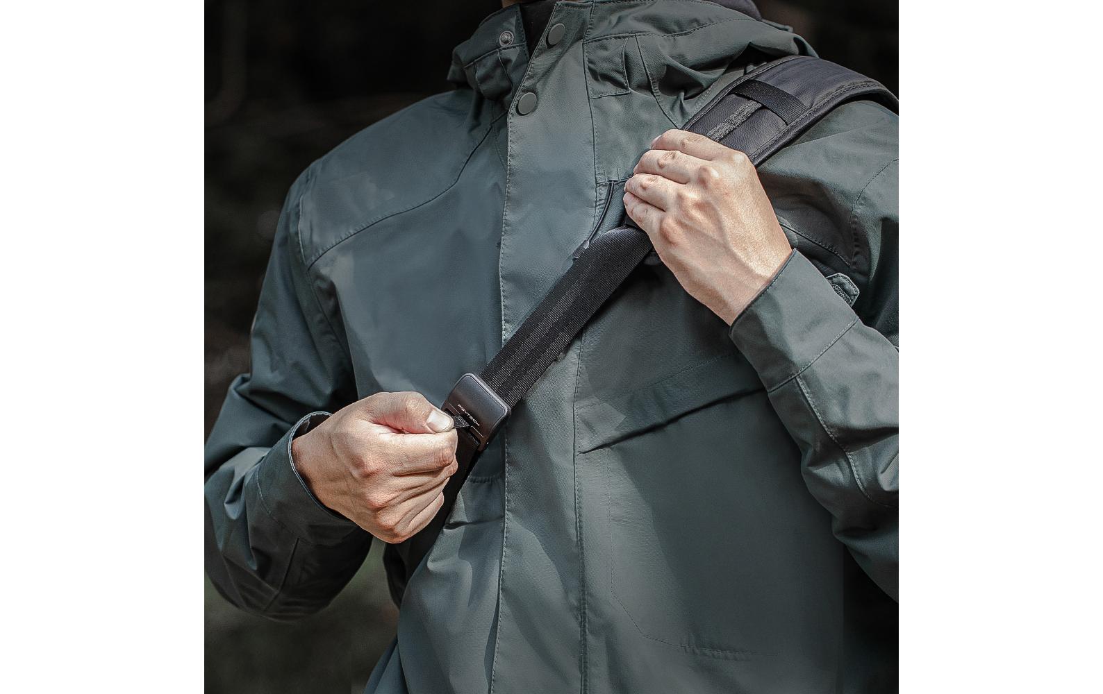 Fotorucksack OneMo Sling 7L Space BlackTragen Sie den Komfort, fangen Sie den Moment ein