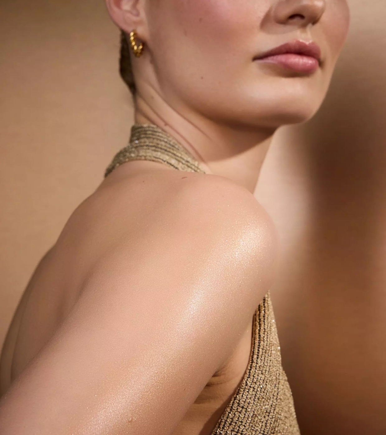 Catrice - *Wonder Woman* - Óleo Corporal Brilhante - 020: Sassy
