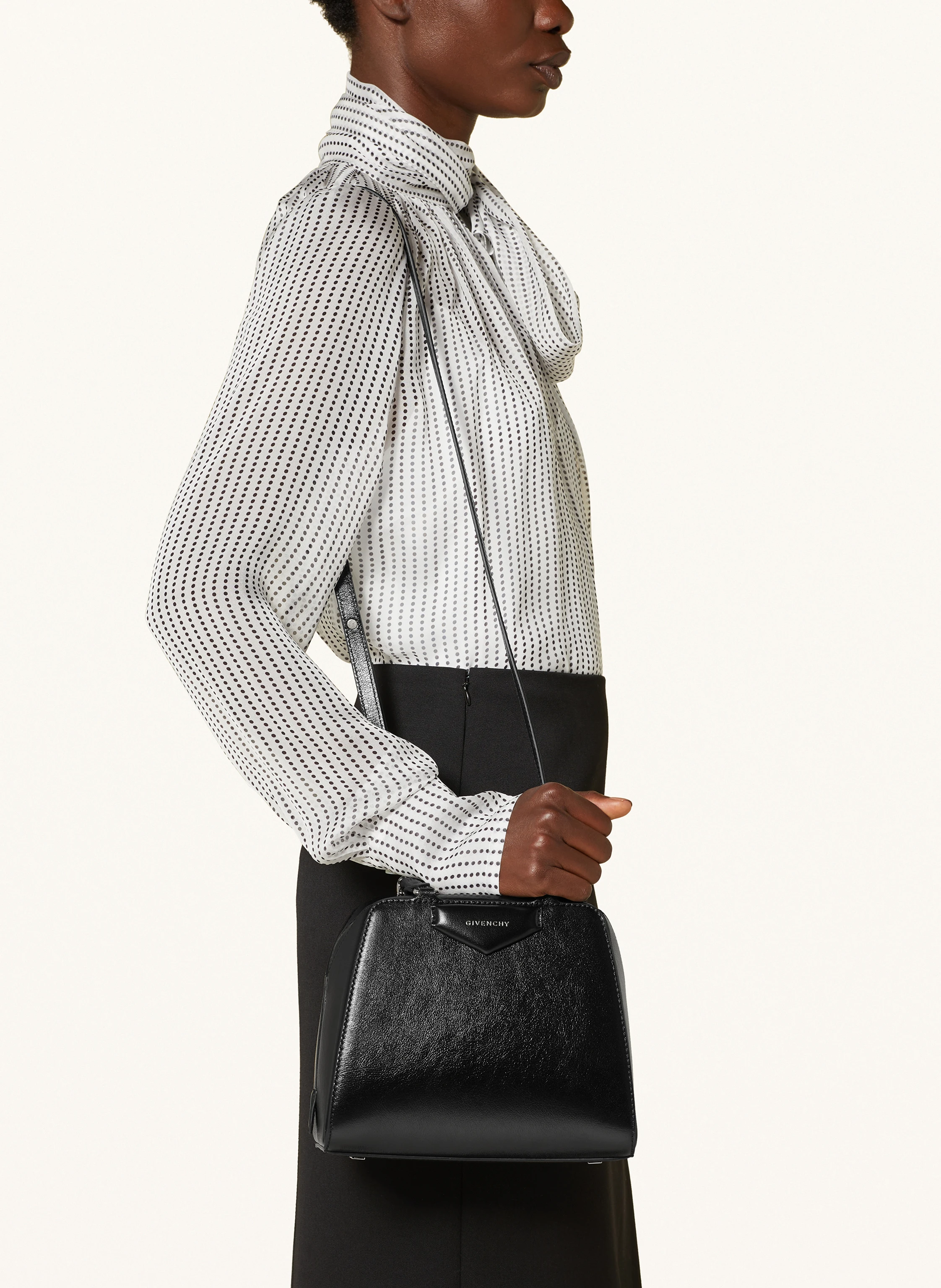 GIVENCHY Handtasche ANTIGONA CUBE MINI