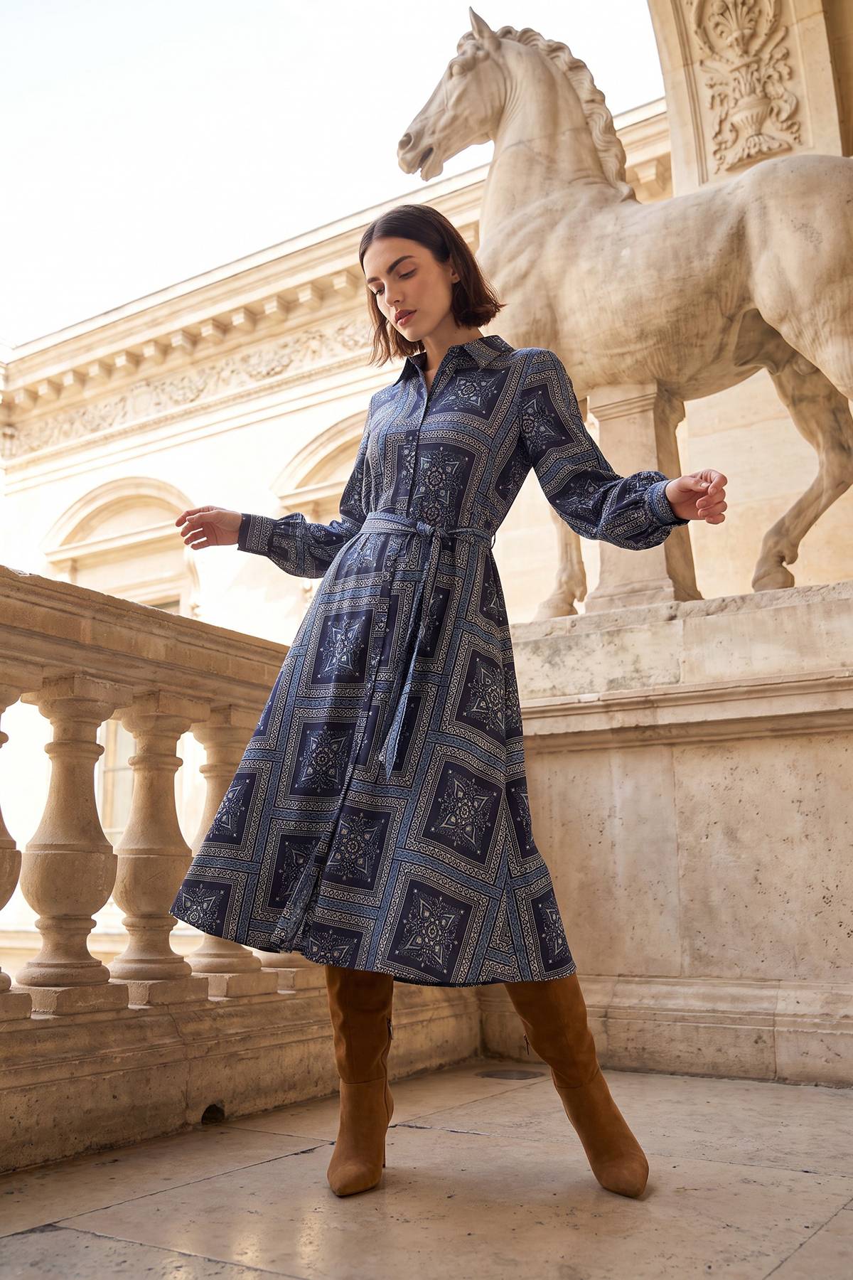 Wallis Robe Chemise Mi-longue À Imprimé Foulard Avec Ceinture