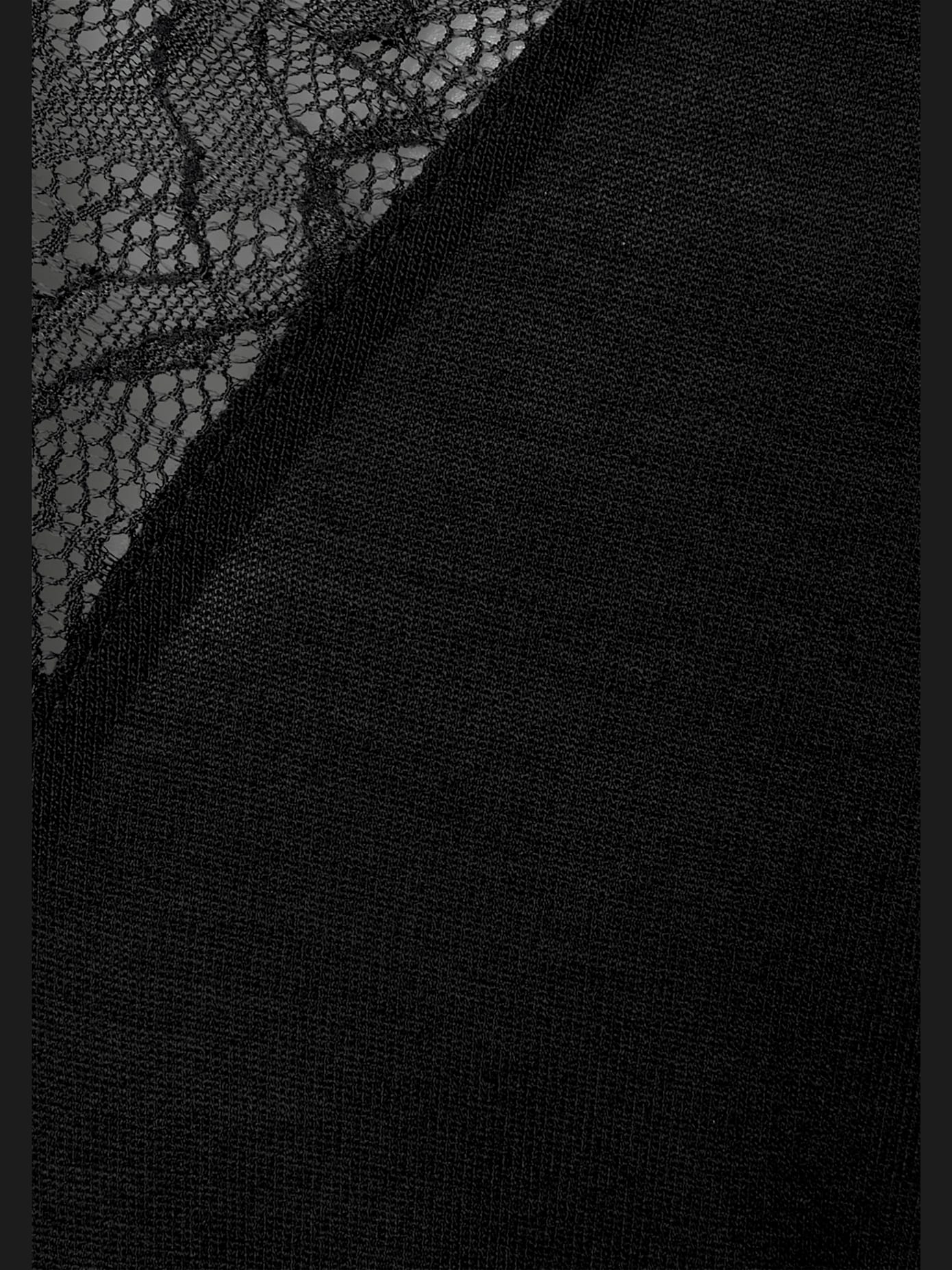 Pyjama séduisant avec empiècement en dentelle