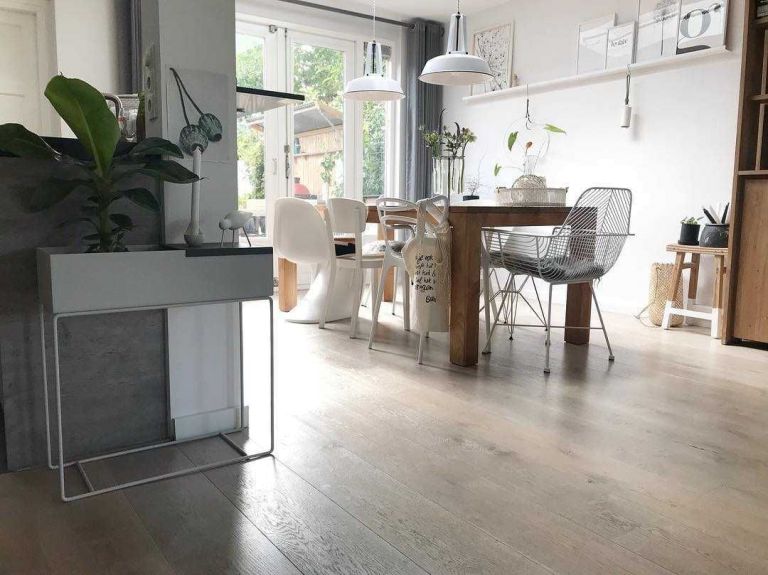 Hay Soft Edge 45 stoel zwart gepoedercoat onderst Hunter
