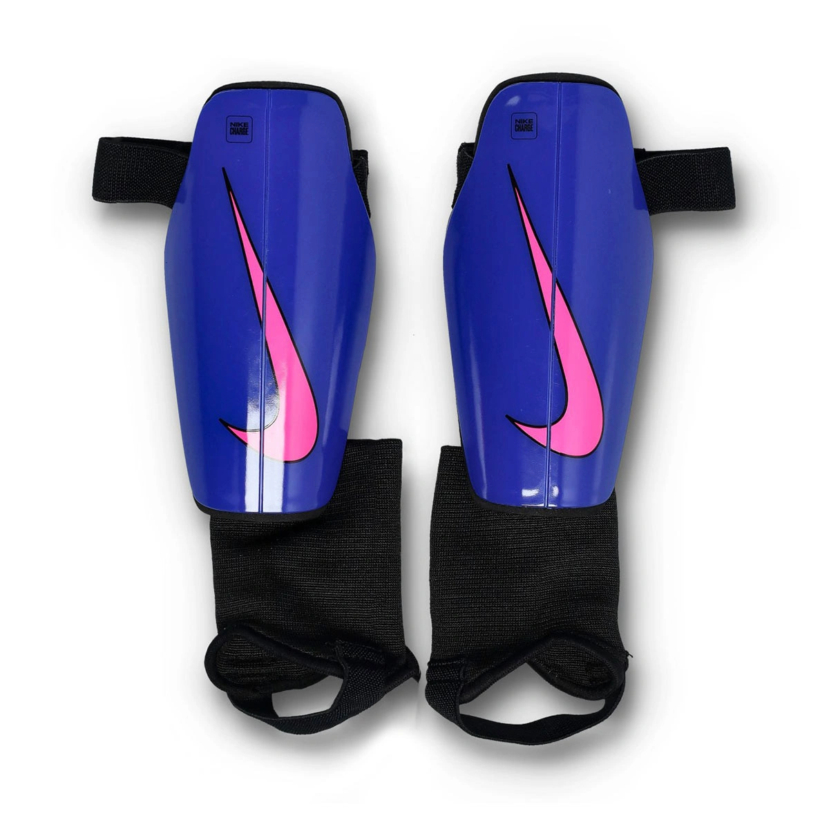Caneleira Nike Charge Guard