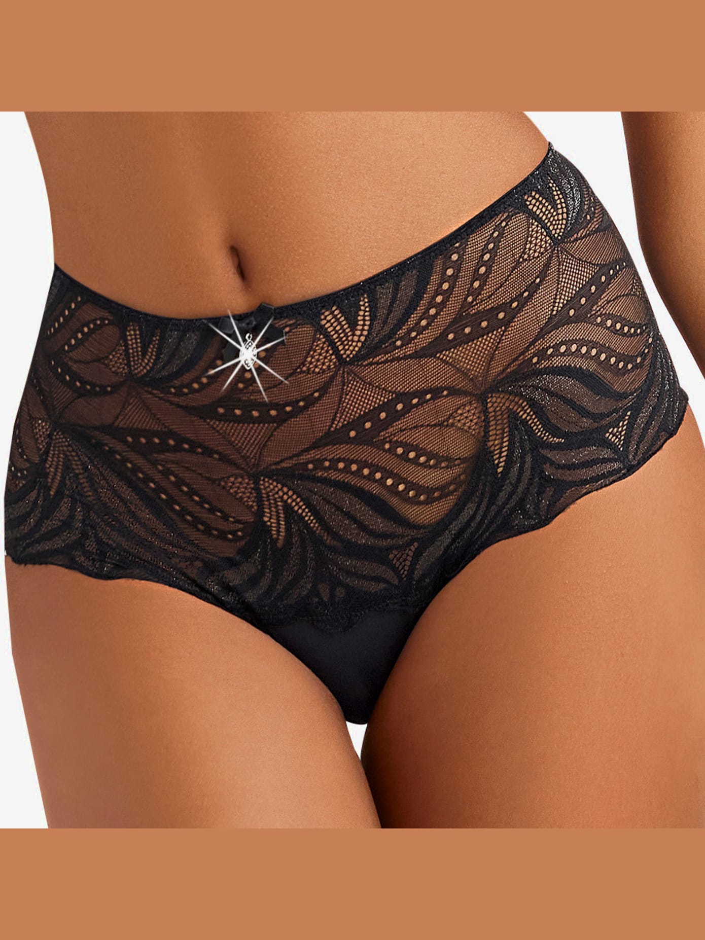 Slip élégant avec accessoire brillant au centre devant