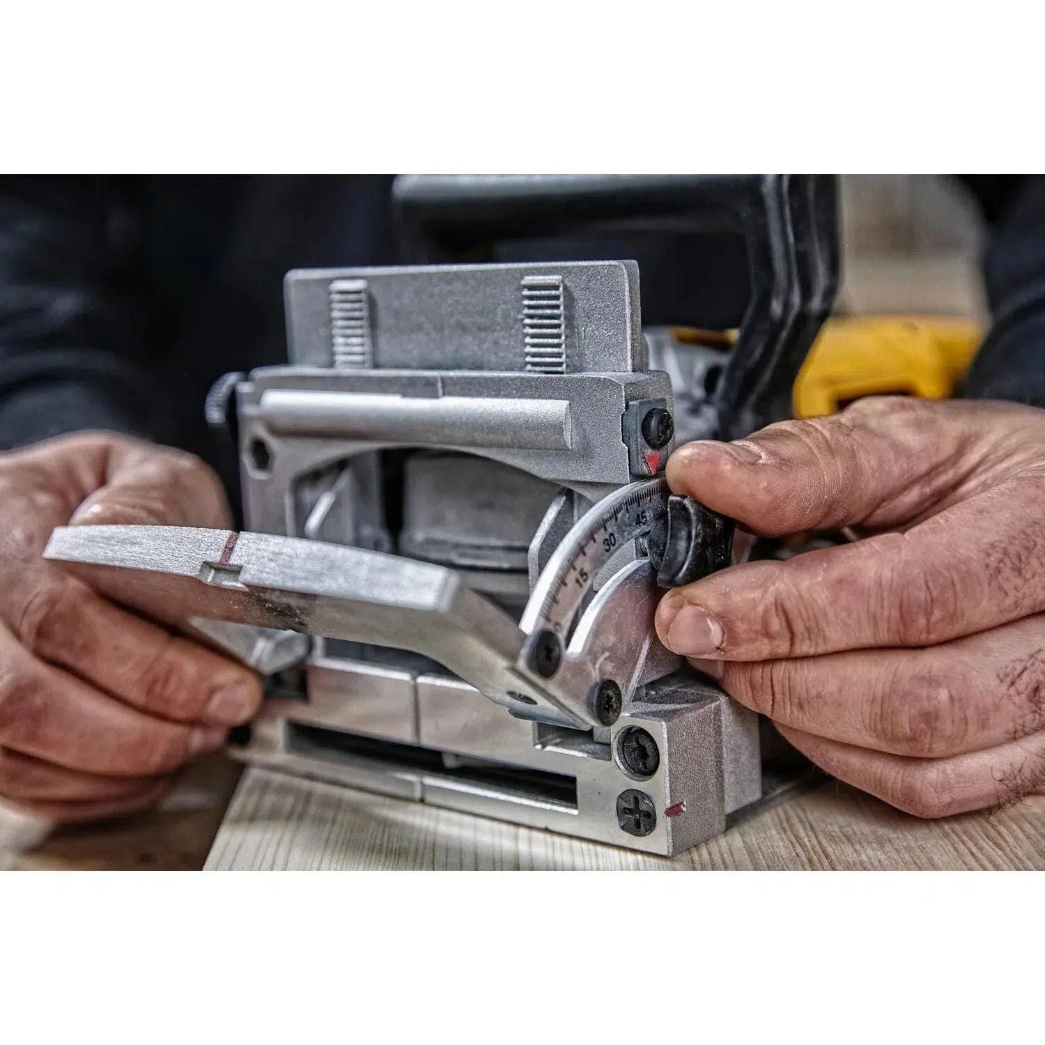 DeWALT DW682K Lamellenfrees