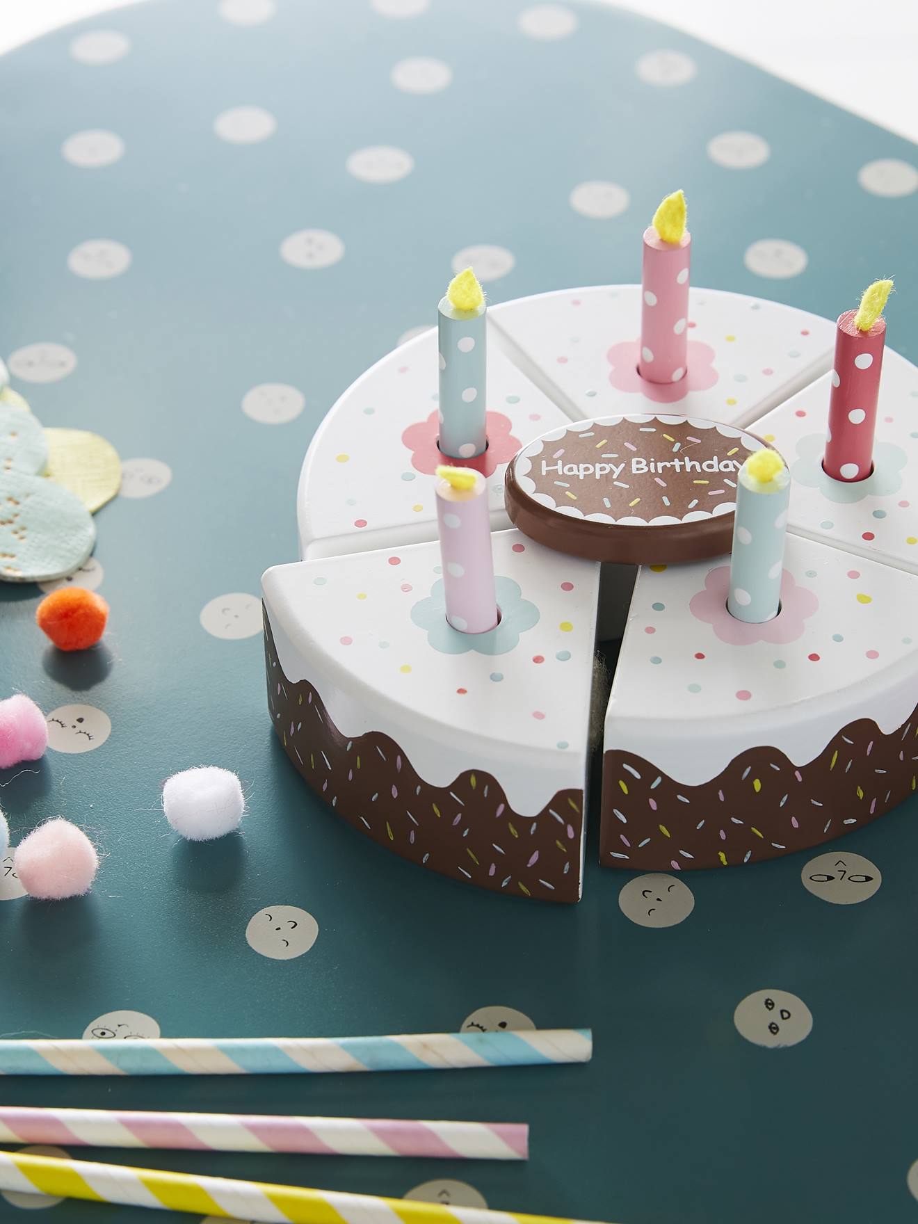 Conjunto de bolo de aniversário de madeira com certificação FSC®, multicolorido