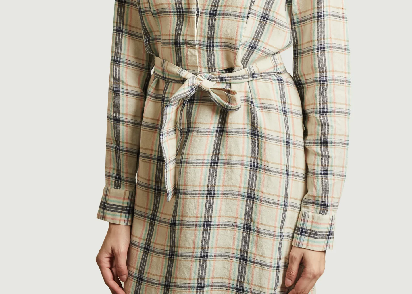 Robe Raquel A.P.C.