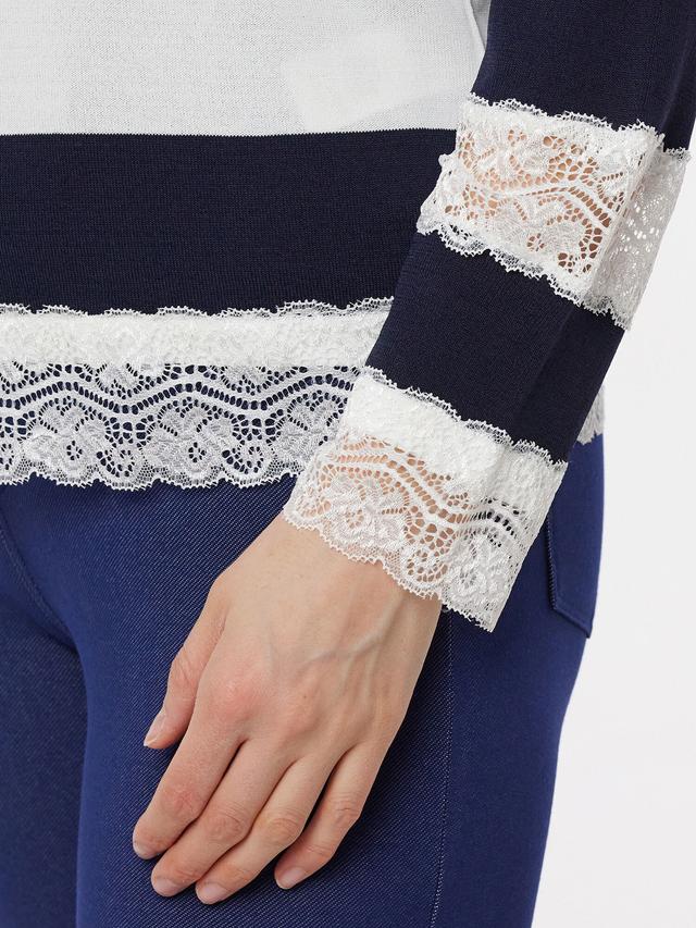 Pullover mit Spitzenbordüre