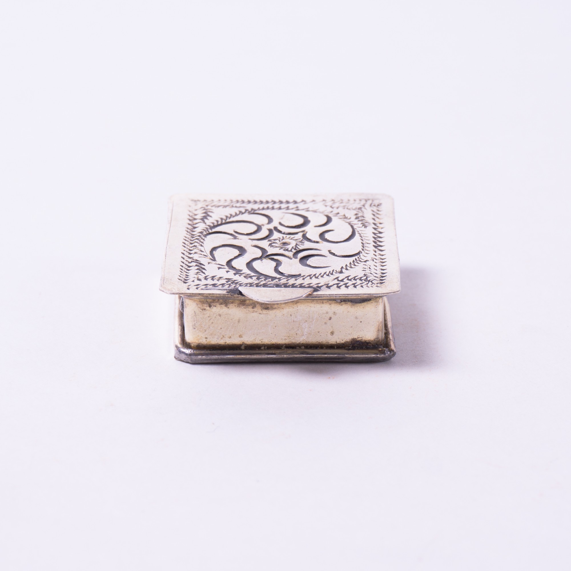 Schmuckkästchen 'Quadratisch', gelb, gold, T 2 cm, B 5 cm, H 14 cm von fischer's lagerhaus