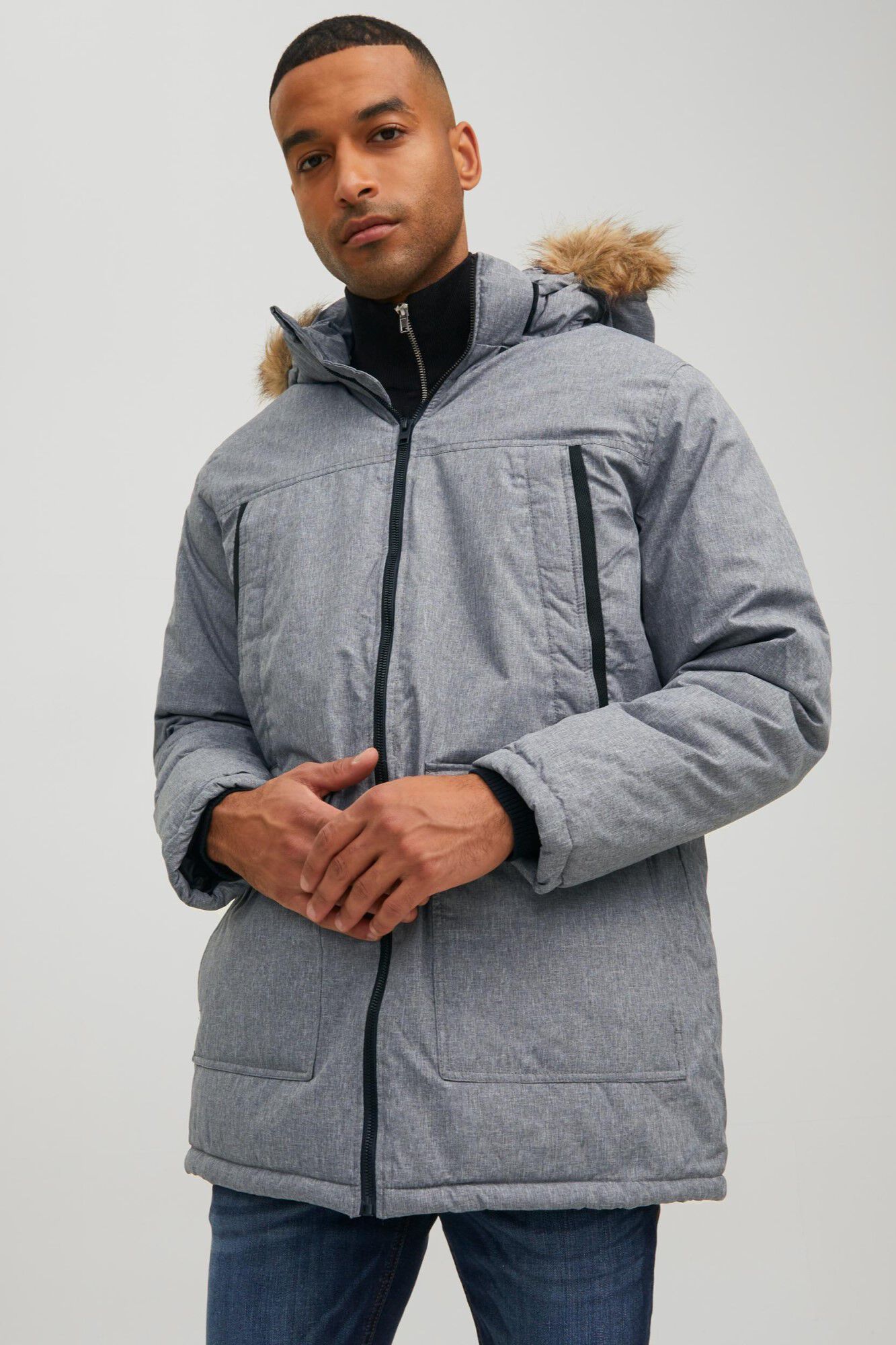 Parka com capuz de pele