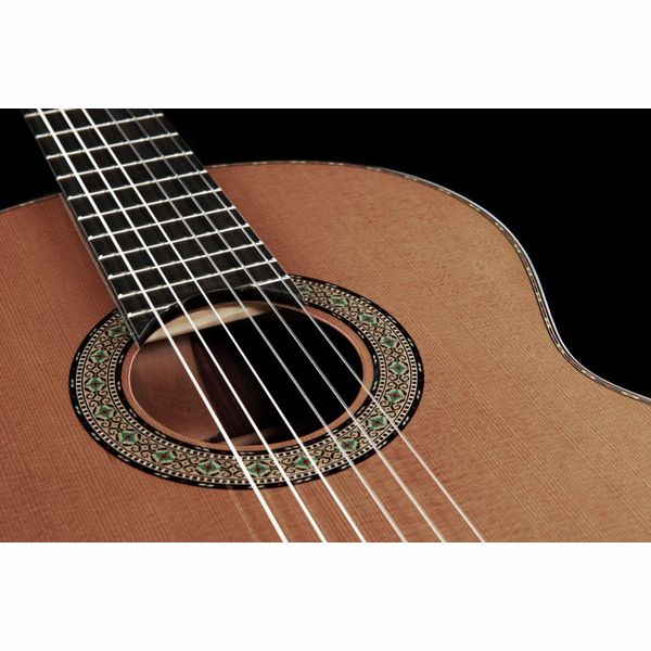 Amalio Burguet 2M Cedar w/Case