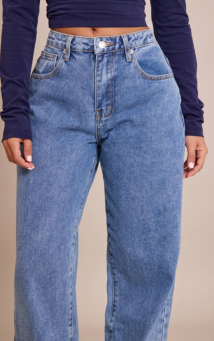 Mid Blue Wash Prettylittlething Petite Jean Boyfriend Taille Haute