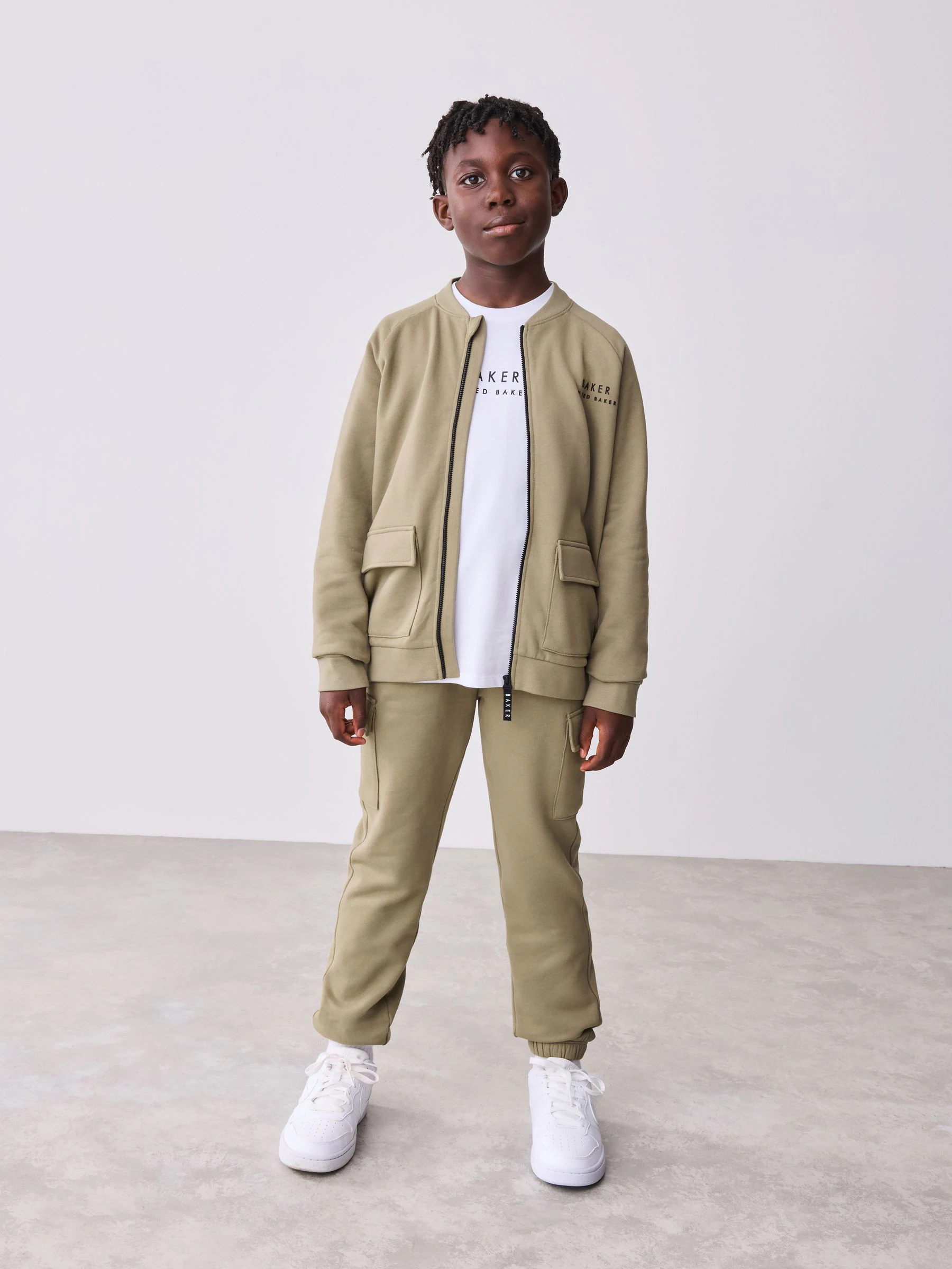 Kakigroen - Baker by Ted Baker Bomber Jacket, T-Shirt and Joggers 3 Piece Set