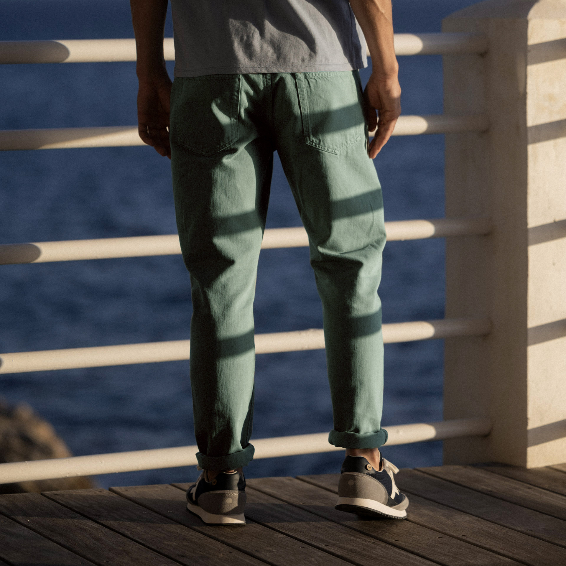 Jean vert clair coupe fuselée coton et coton recyclé - modèle tapered