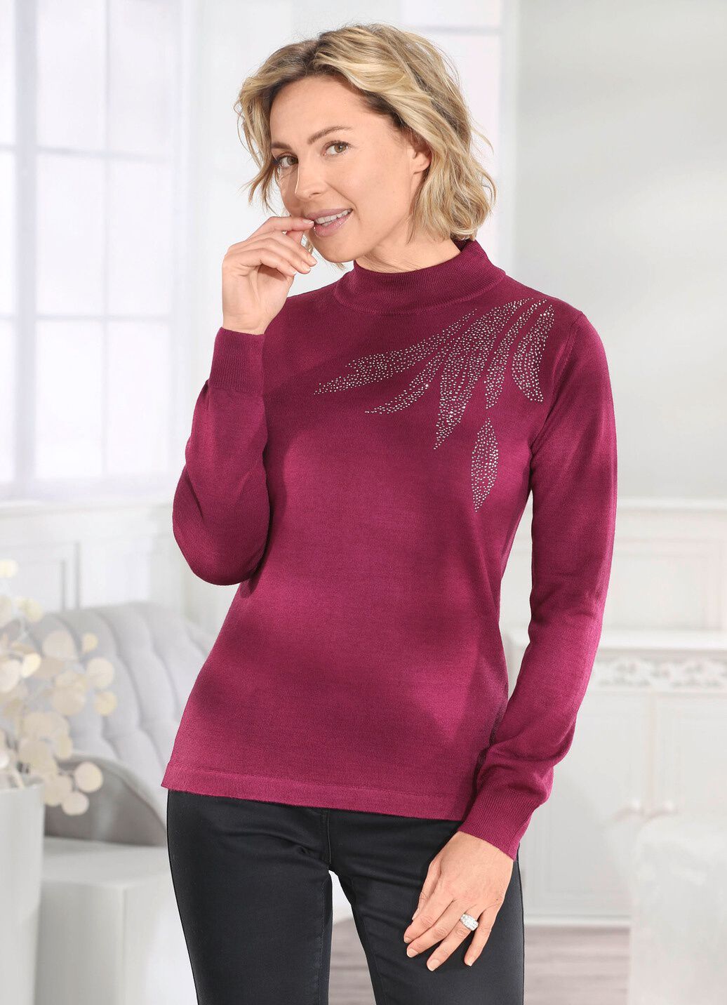Pullover mit Plättchenzier und mit Schurwolle