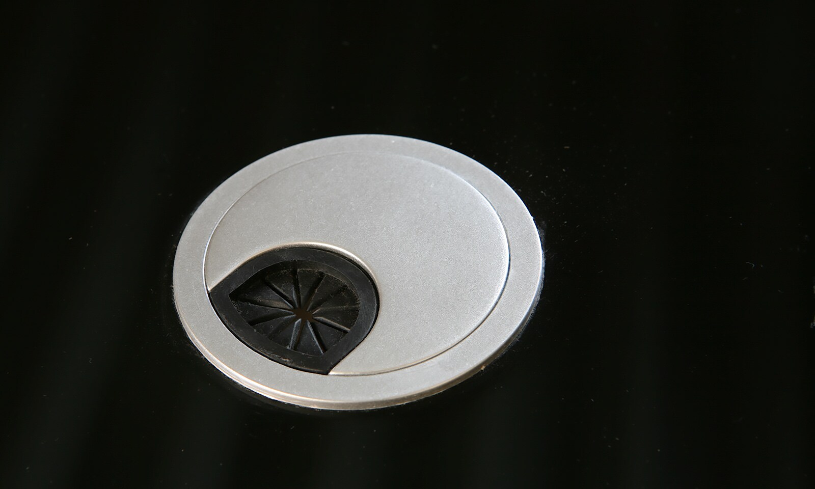 Jet-Line Büromöbel Chef Schreibtisch KEHL in schwarz XXL inkl. Sideboards