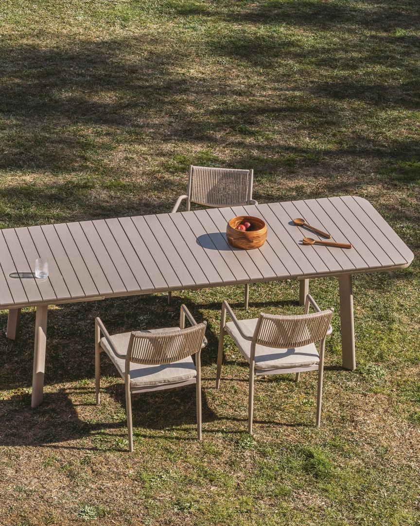Kave Home   Izola Uitschuifbare Tuintafel
