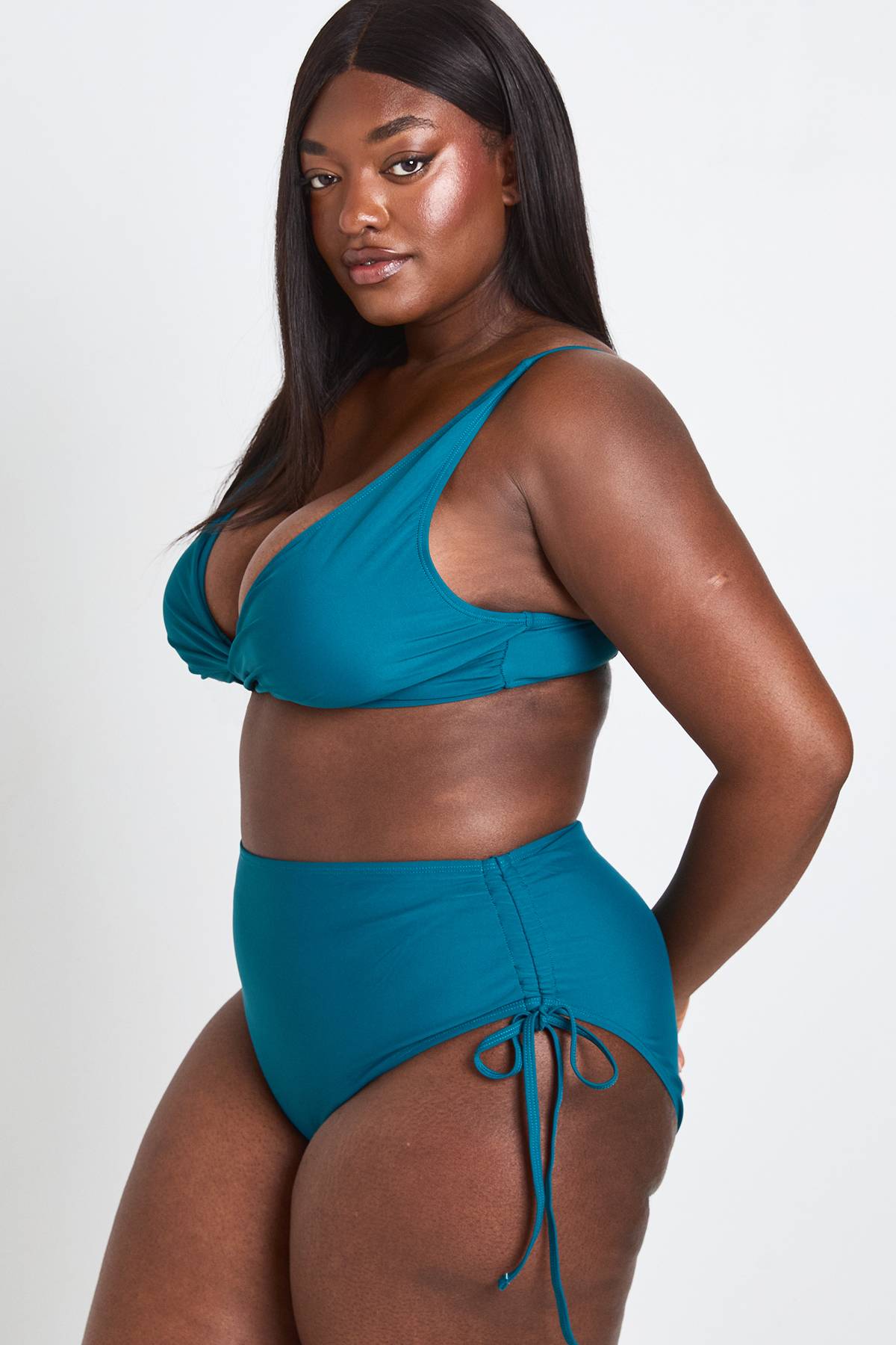boohoo Haut De Bikini Grande Taille À Détail Torsadé Devant