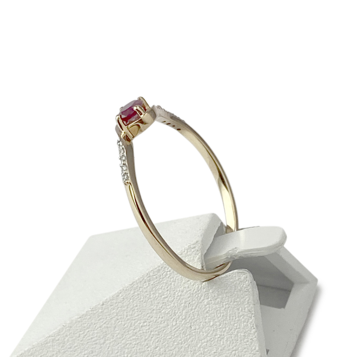 Bague d'occasion or 375 jaune et rhodié rubis diamants