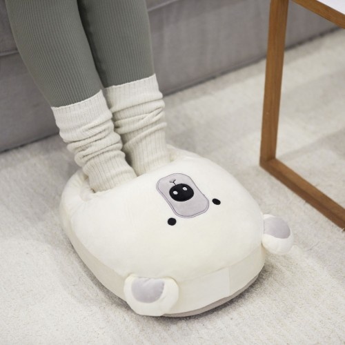 Balvi aquece os pés do urso polar.
