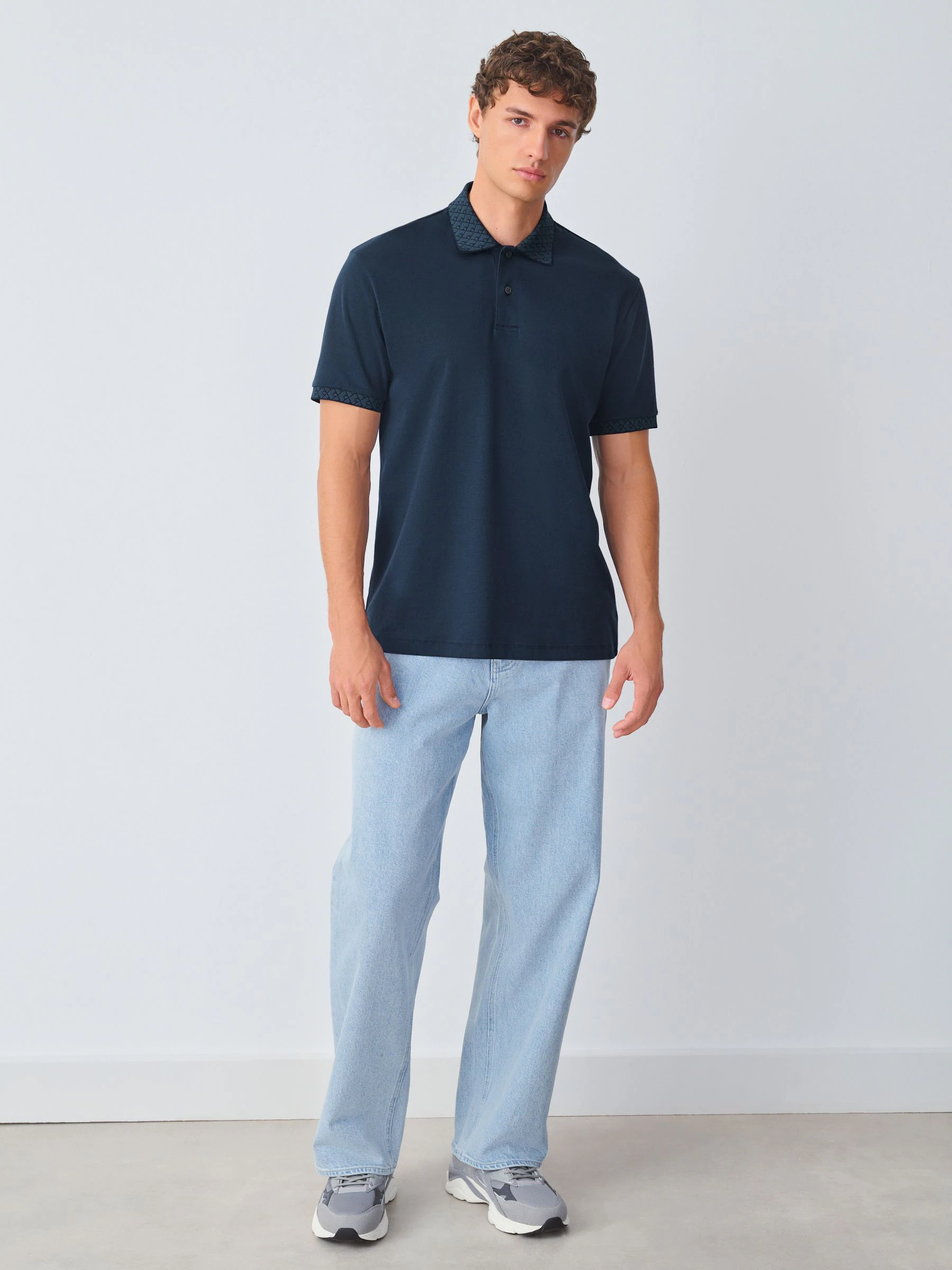 Donkerblauw - Poloshirt met korte mouwen en modieuze kraag