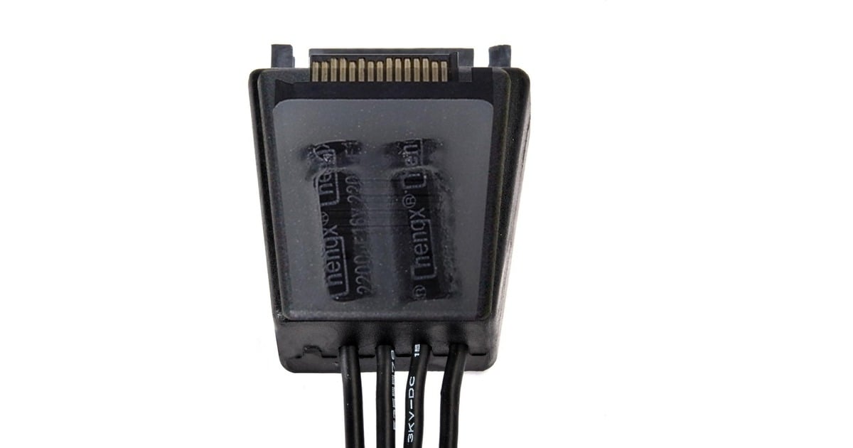 SilverStoneSST-CP06-E4, 1x 15-Pin-SATA > 4x 15-Pin-SATA kabel