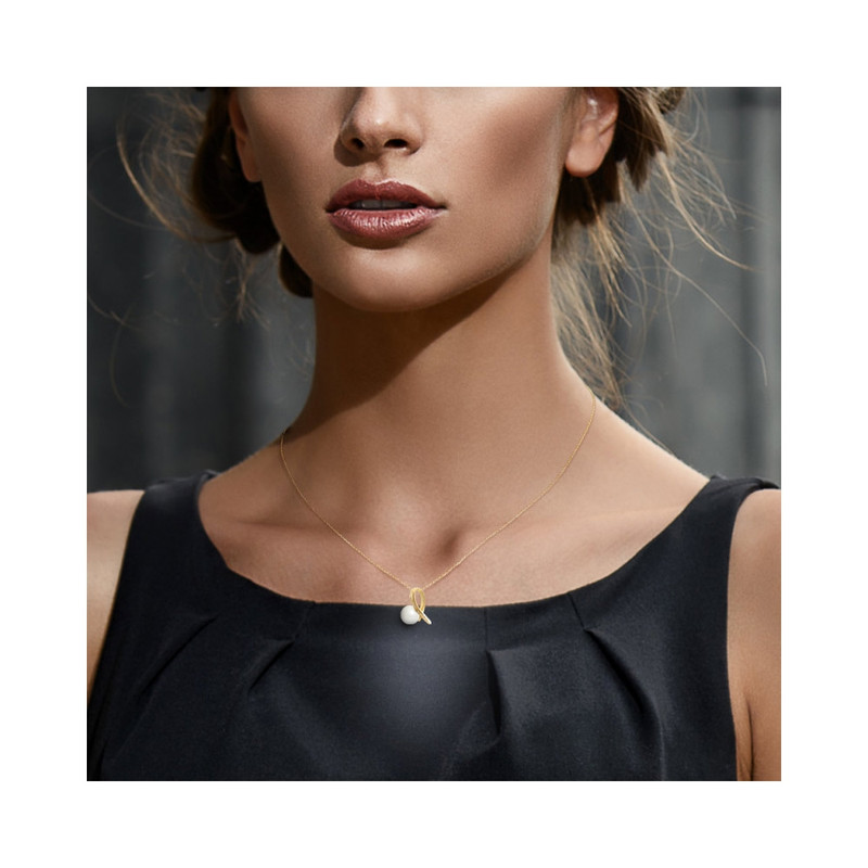 Pendentif Femme Perle de Culture d'eau douce Blanche, Diamants 0.08 cts et Or Jaune 750/1000