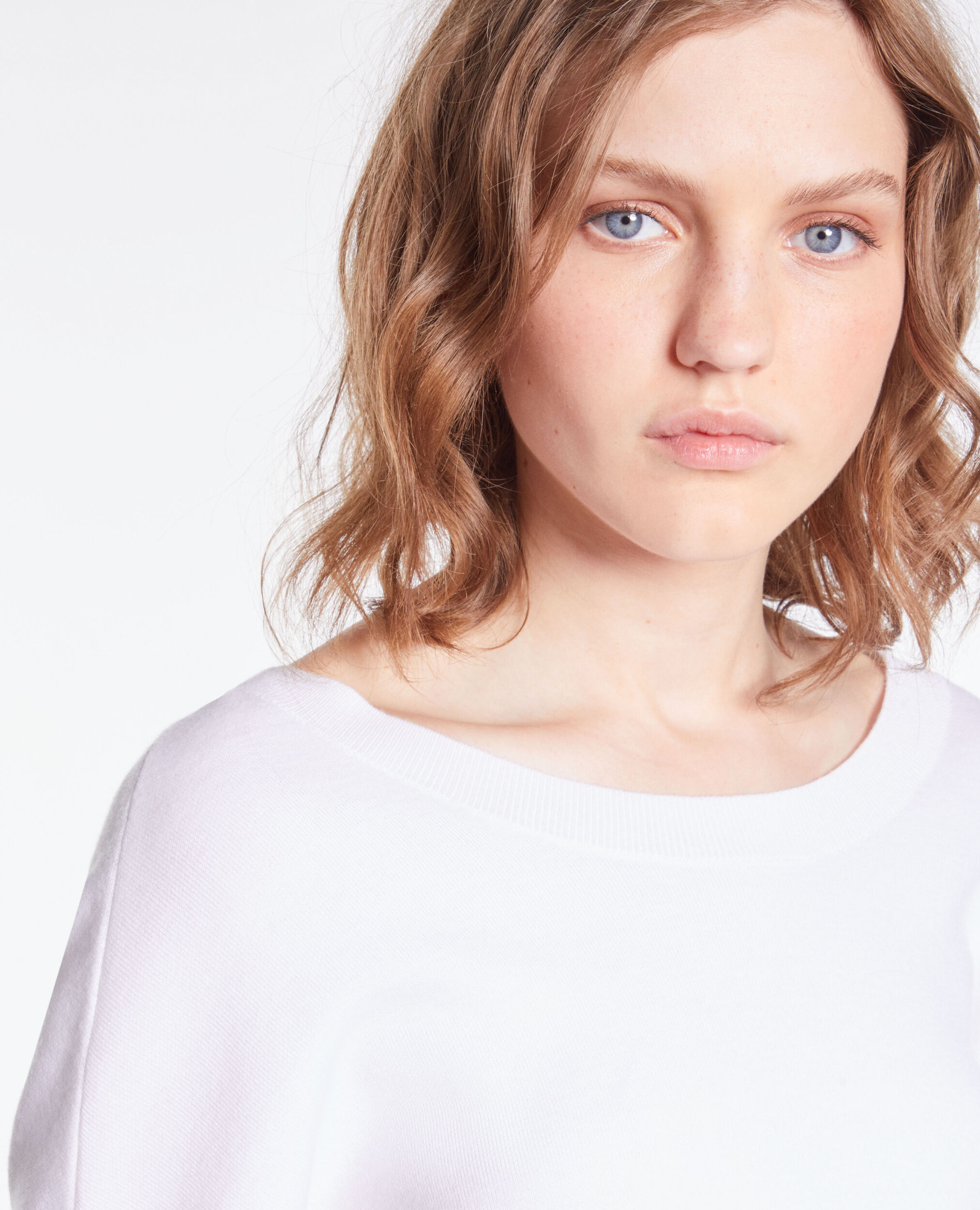 Pull avec boutonnage dans le dos