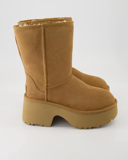 UGG Classic Short New High Stiefeletten in Beige
