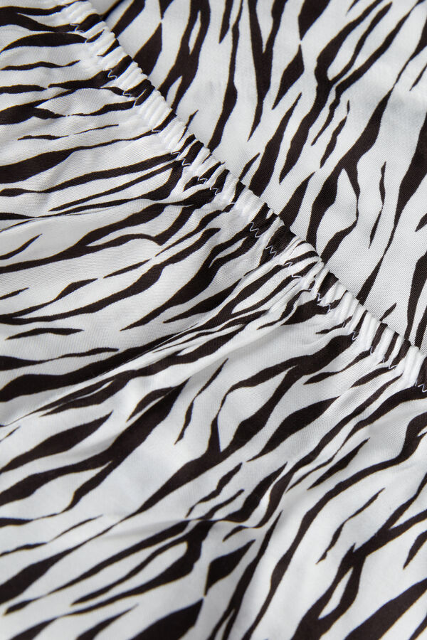 Shorts de cetim viscose com estampa animal
