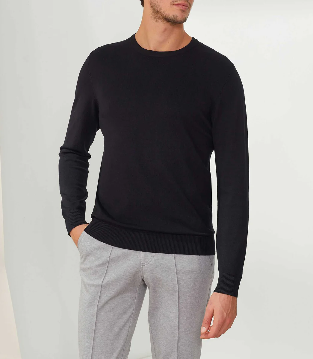 Pull col rond noir 