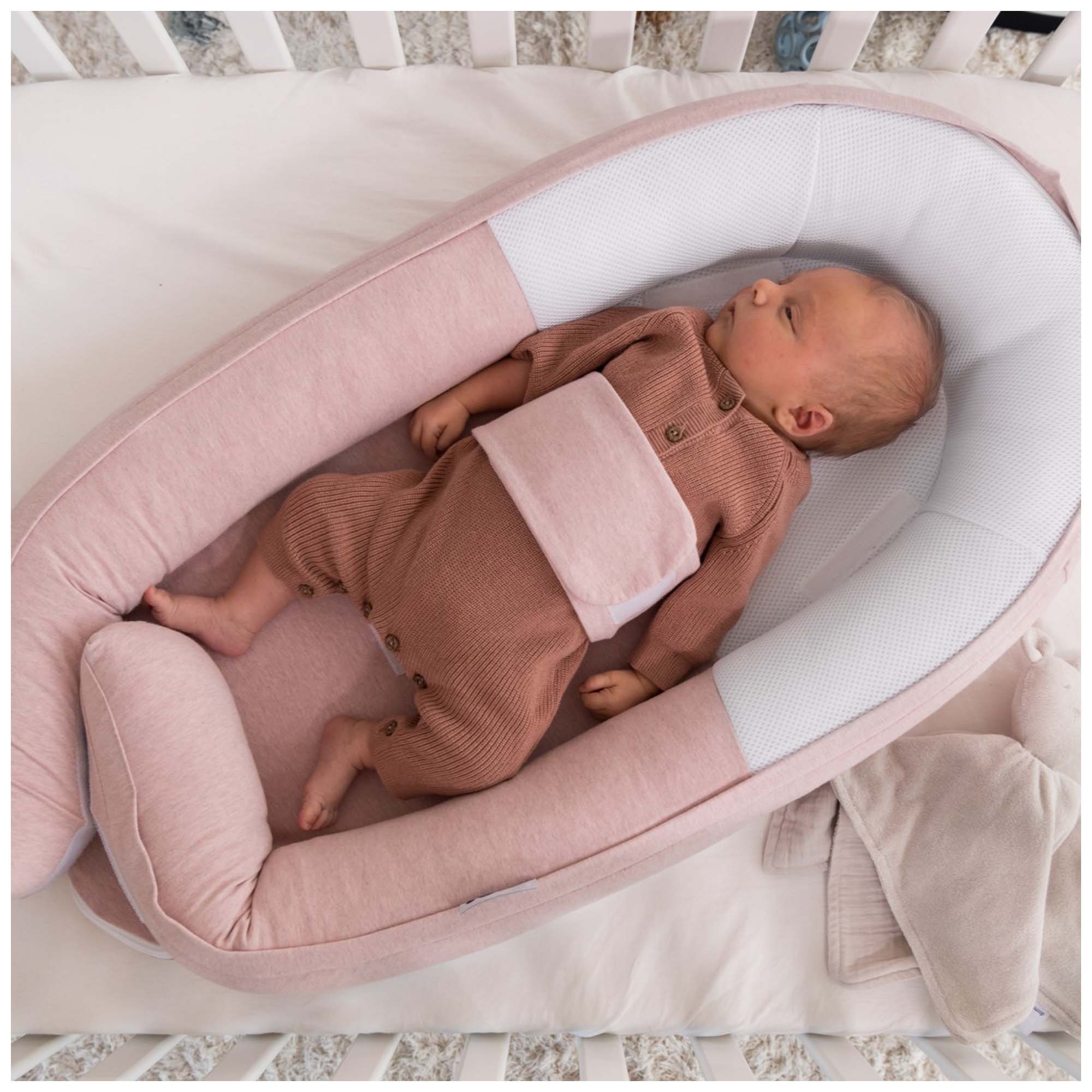 Doomoo cocoon babynestje roze - babynestjes - Prénatal