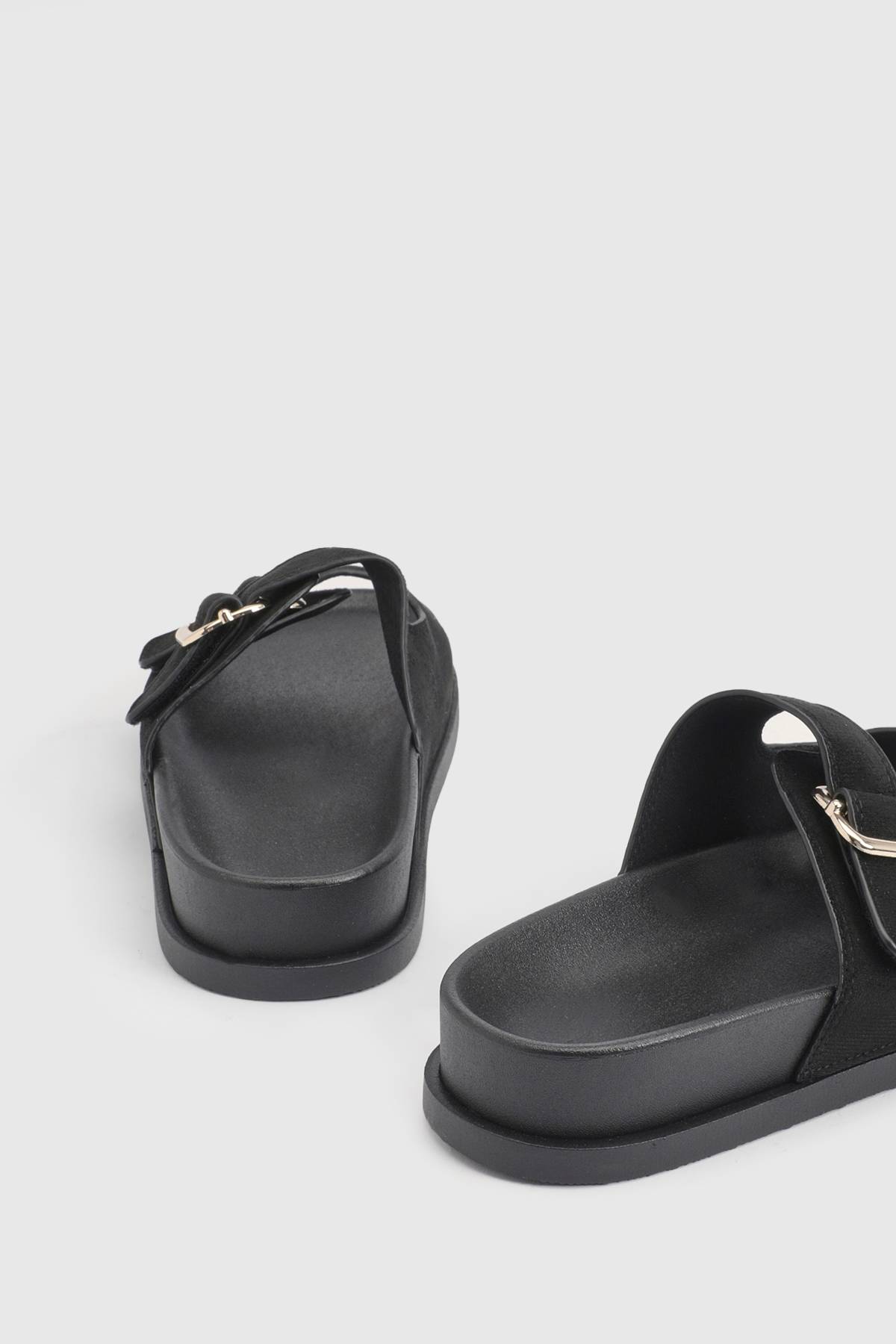 boohoo Sandales À Double Boucle Ajustables En Synthétique Avec Semelle Anatomique